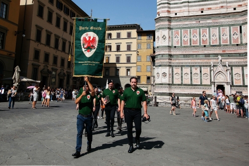 Pellegrinaggio Parte Guelfa 2015 01 Piazza Duomo Firenze