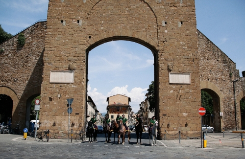 Pellegrinaggio Parte Guelfa 2015 24 Porta Romana