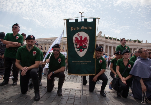 Pellegrinaggio Parte Guelfa 2015 49 Piazza San Pietro