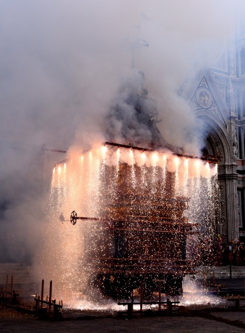 Firenze Scoppio del Carro 2016 1