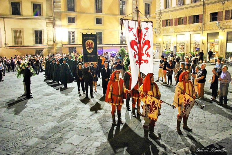 Parte Guelfa Corpus Domini 2017 3 ingresso basilica san lorenzo firenze gonfalone comune