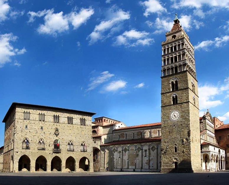 Parte Guelfa Cattedrale di San Zeno e San Jacopo Pistoia big