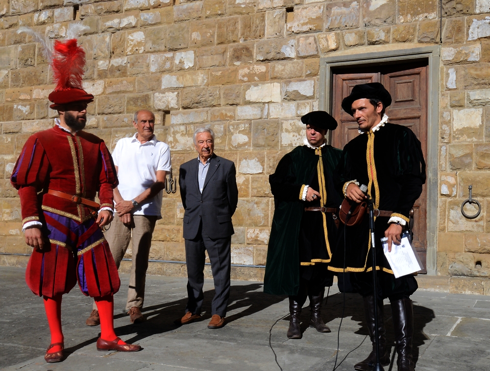 Parte Guelfa Giostra del Giglio 2017 cerimonia distribuzione delle lance in Piazza della Signoria magnifico messere Andrea Ceccherini e console Luciano Artusi