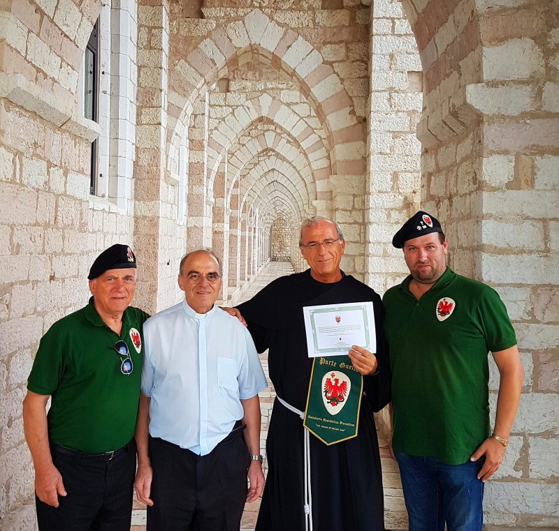 Parte Guelfa Assisi Pellegrinaggio 2017 Sacro Convento Alberto Bellini Mons. Vasco Giuliani Fra Domenico Paoletti Dimitri Caciolli xs