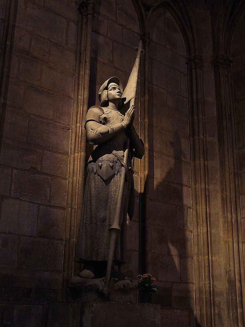 Parte Guelfa Giovanna dArco prega in armatura Cattedrale di Notre Dame de Paris