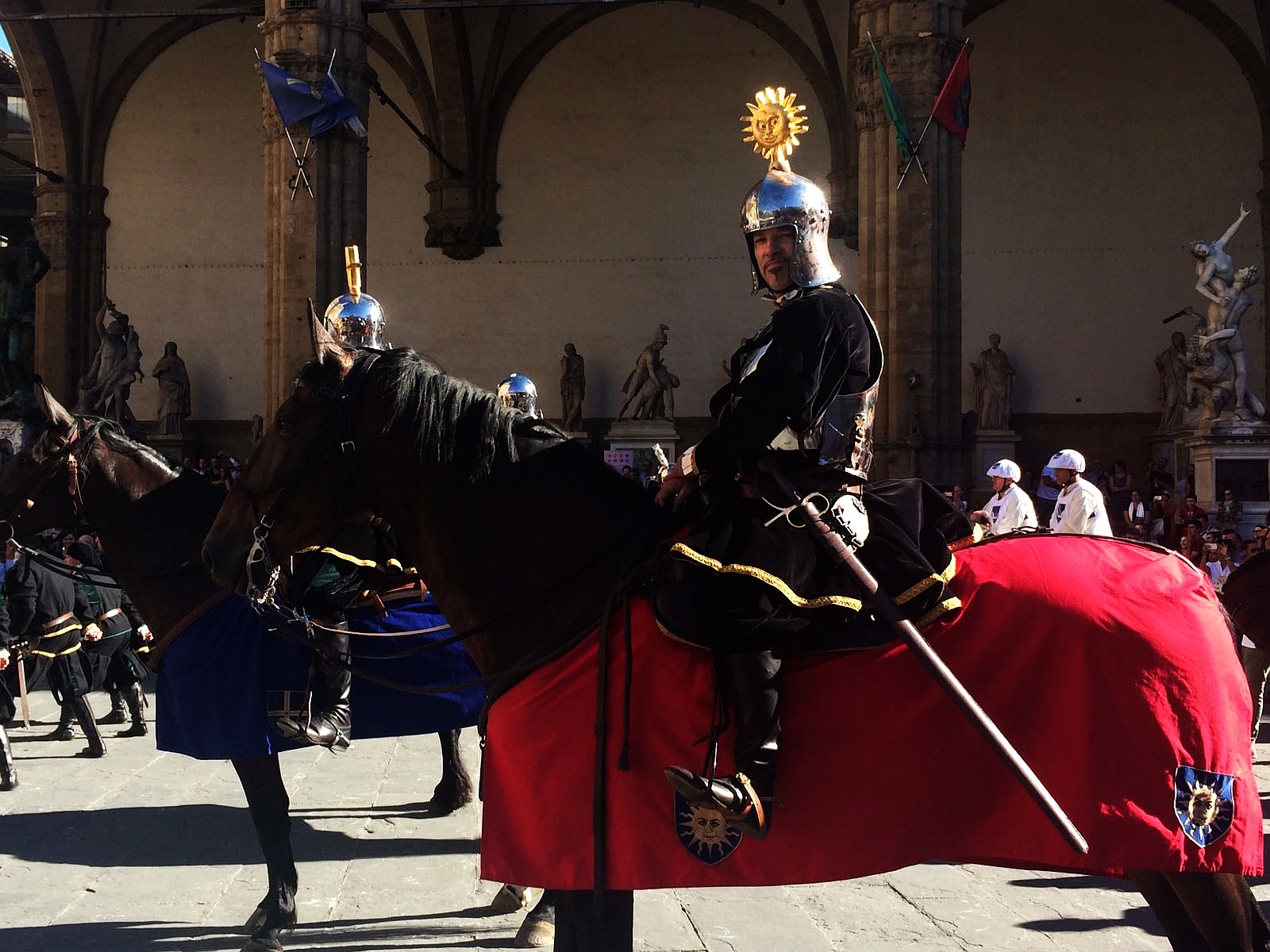 Capitani di Quartiere in Piazza Signoria per la distribuzione delle lance