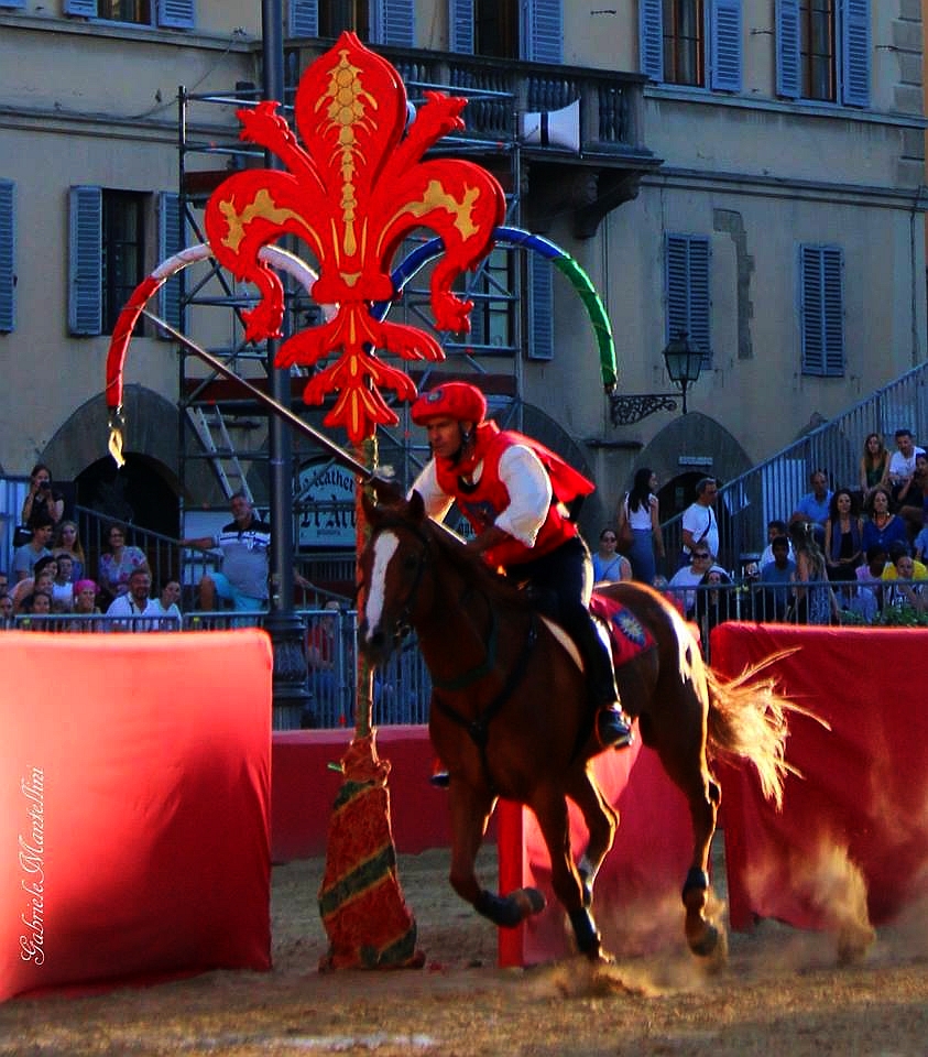 Parte Guelfa Giostra del Giglio 2018 Piazza Santa Croce giostratore rosso